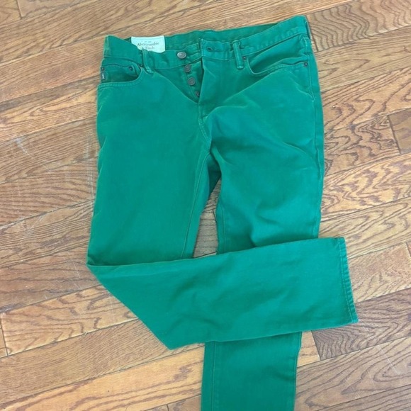 Green Abercrombie & Fitch skinny jeans. Size 33 - Picture 2 of 6
